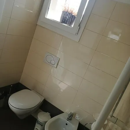 アパート Residenza Piazza Dei Martiri 8 *