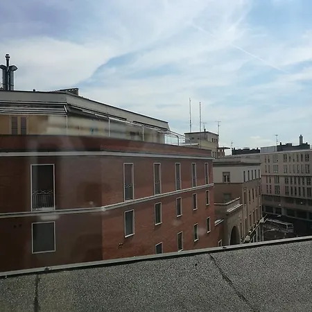 アパート Residenza Piazza Dei Martiri 8 ボローニャ