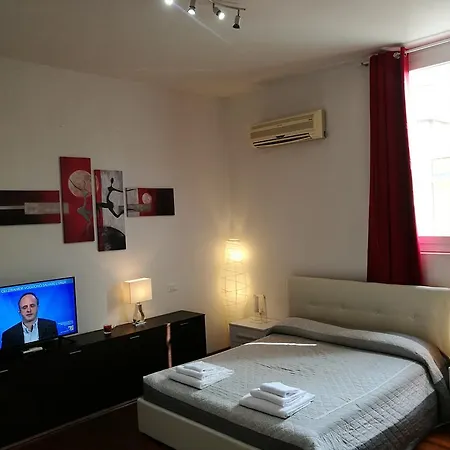 Residenza Piazza Dei Martiri 8 アパート *